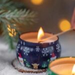 Σετ Χριστουγεννιάτικα Αρωματικά Κεριά σε Μεταλλική Συσκευασία 12 Τεμάχια